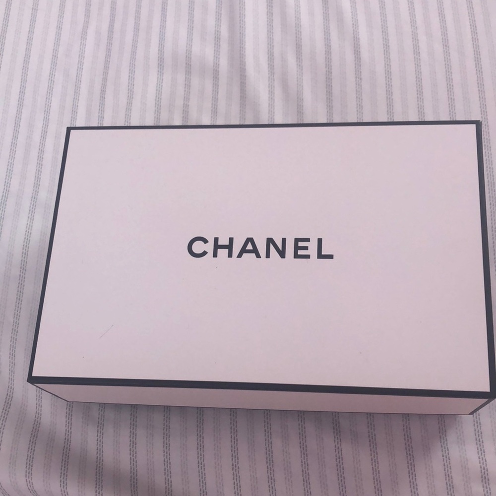 Chanel box